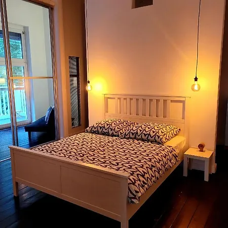 Get-your-flat: Architect-designed In Kaiserviertel Apartment
